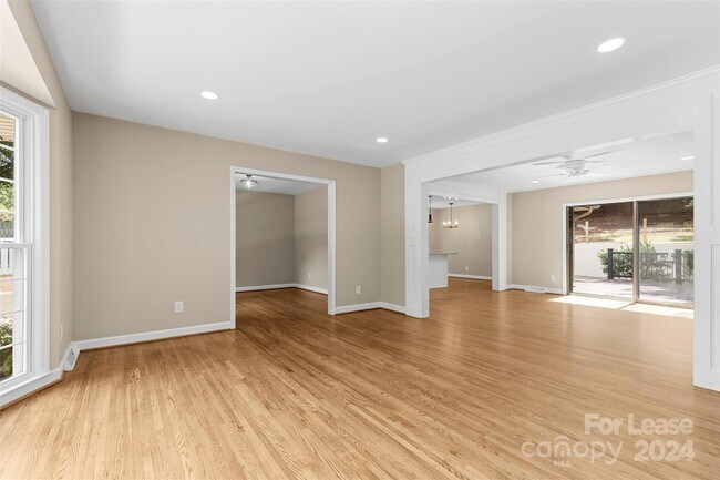 Building Photo - 3610 Ashton Dr