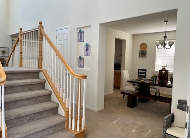 Building Photo - Luxury LAKEFRONT property!!!