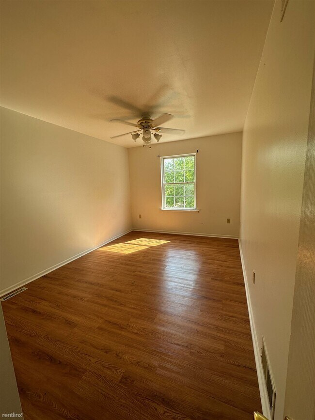 Foto del edificio - 3 br, 2.5 bath Townhome - 1585 Pinewind Drive