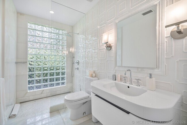 Foto del edificio - 106 Beachway Dr