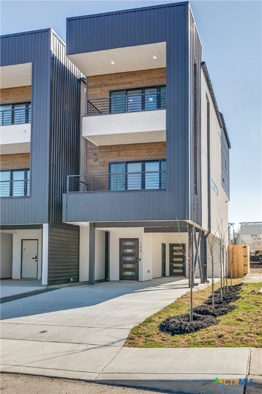 Building Photo - 126 E Lachapelle