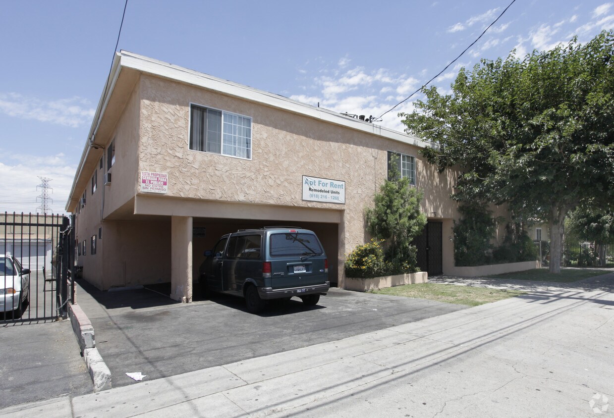 Primary Photo - 11751 Hart St