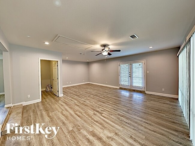 Foto del edificio - 2817 Oak Dr