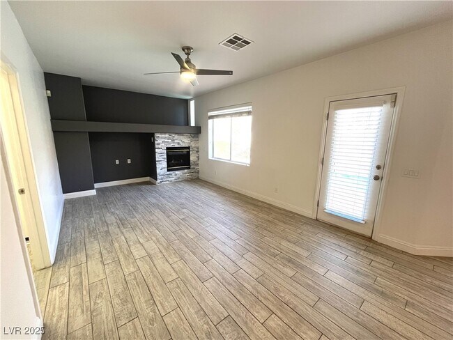 Foto del edificio - 1604 Wolf Canyon Ct