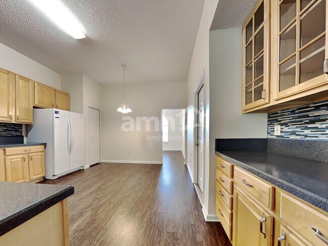 Foto del edificio - 629 Thornberry Rd