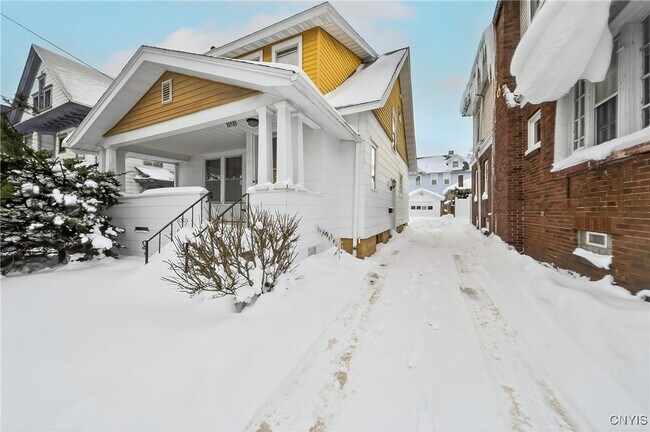 Foto del edificio - 1521 Grant Blvd