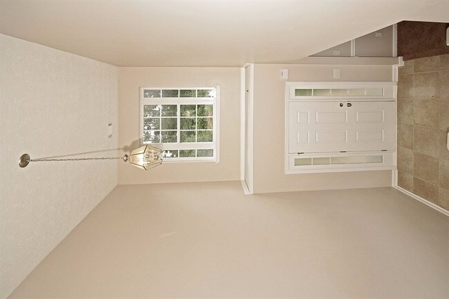 Building Photo - 5027 Grist Mill Dr