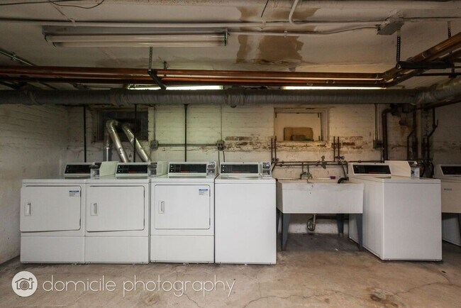 Foto del edificio - 905 W Altgeld St