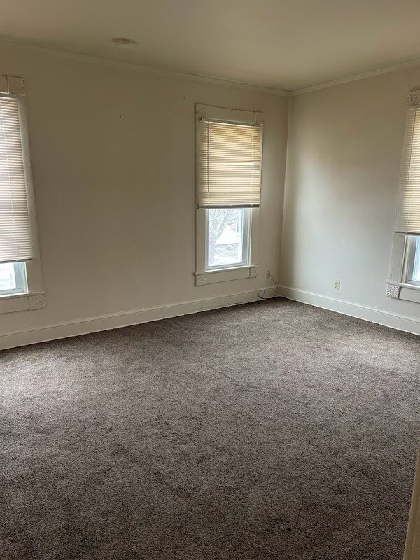 Foto del edificio - 701 S Bluff Blvd