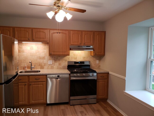 Foto del edificio - 3 br, 1.5 bath House - 423 Saw Mill Court
