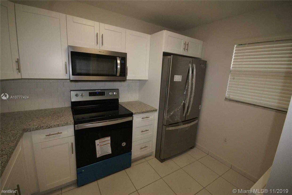 Primary Photo - 10288 NW 9th St Cir