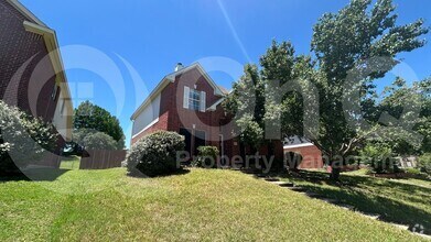 Building Photo - 2210 Elm Falls Pl