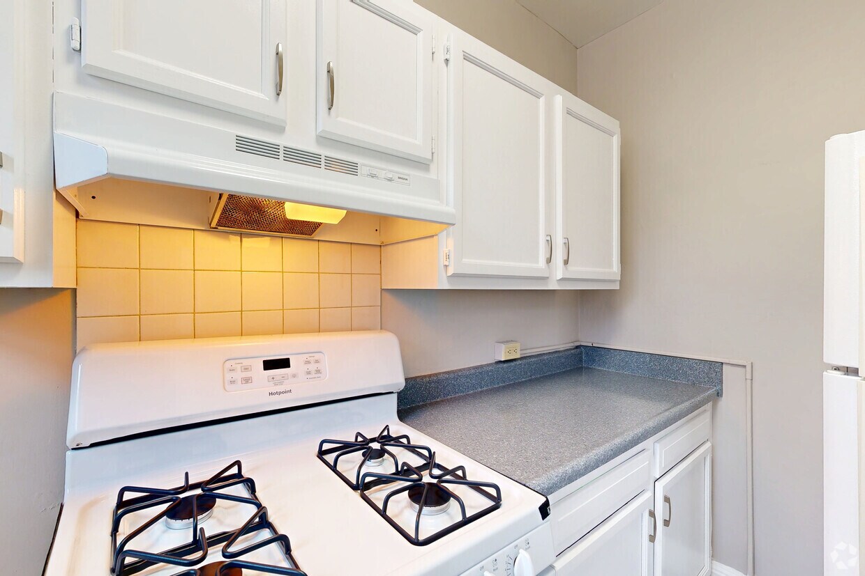 Photo - 1441 Harvard Street Apartments