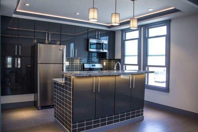 Building Photo - 2 bedroom in San Francisco CA 94133