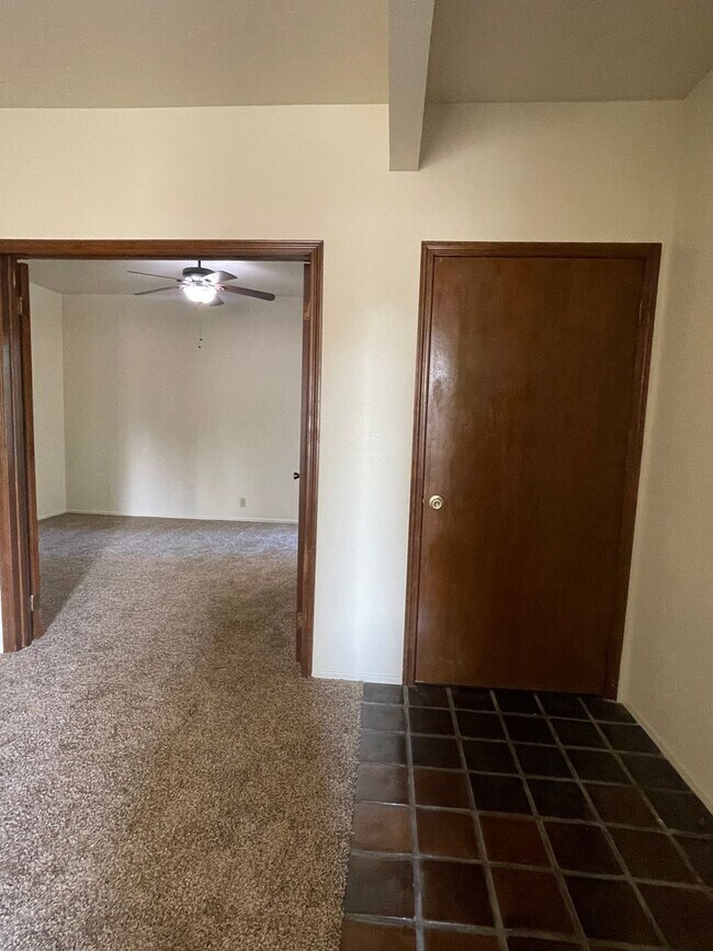 Foto del edificio - 2 BED 2 BATH RIDGECREST CONDMS MOVE IN READY