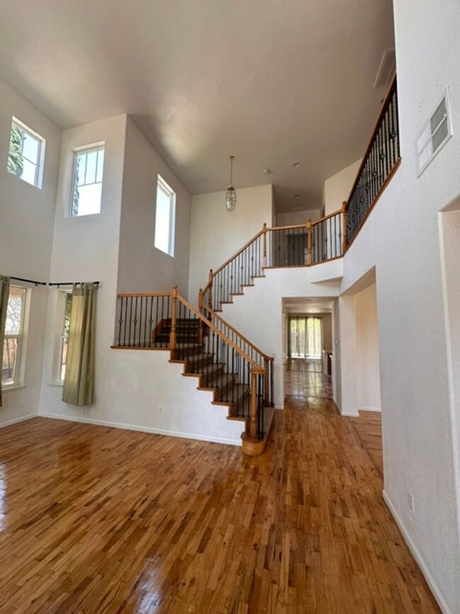 Building Photo - 5663 Lolet Way
