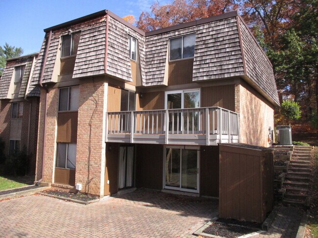 Foto del edificio - Enormous 5BR/3.5BA EOG Townhome in Gaither...