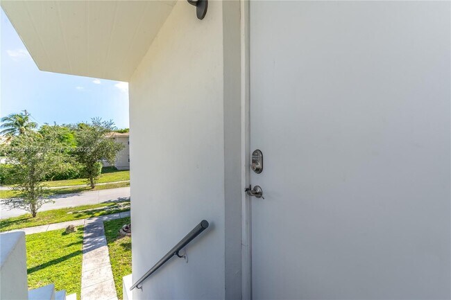 Foto del edificio - 12342 NE 9th Ave