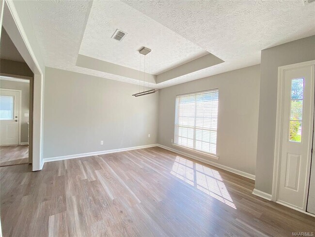 Foto del edificio - 514 Saddlewood Dr