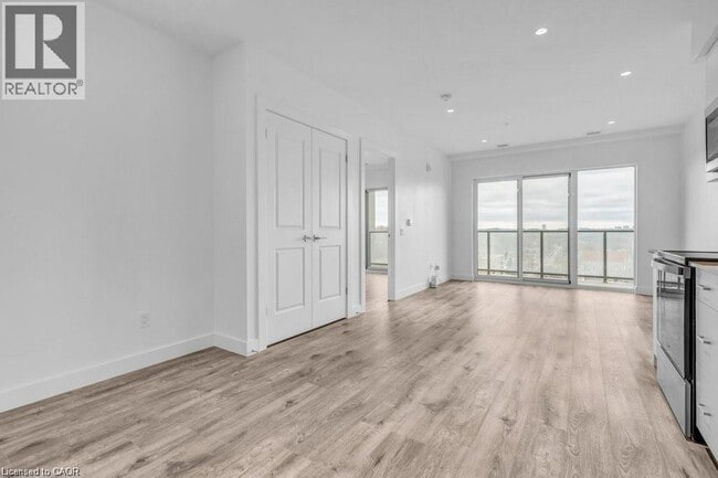 Building Photo - 15 Glebe St