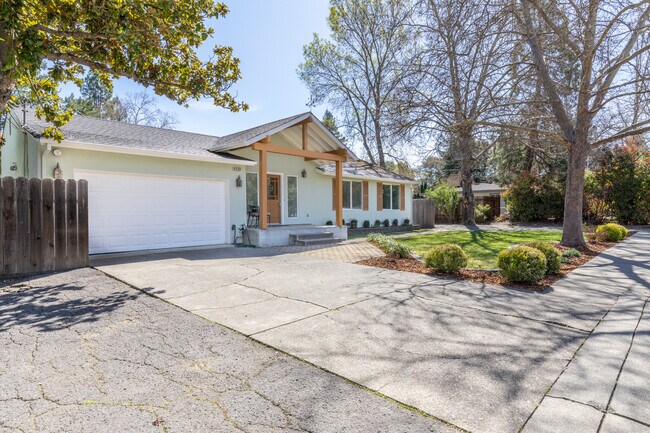 Building Photo - 4124 Browns Valley Rd