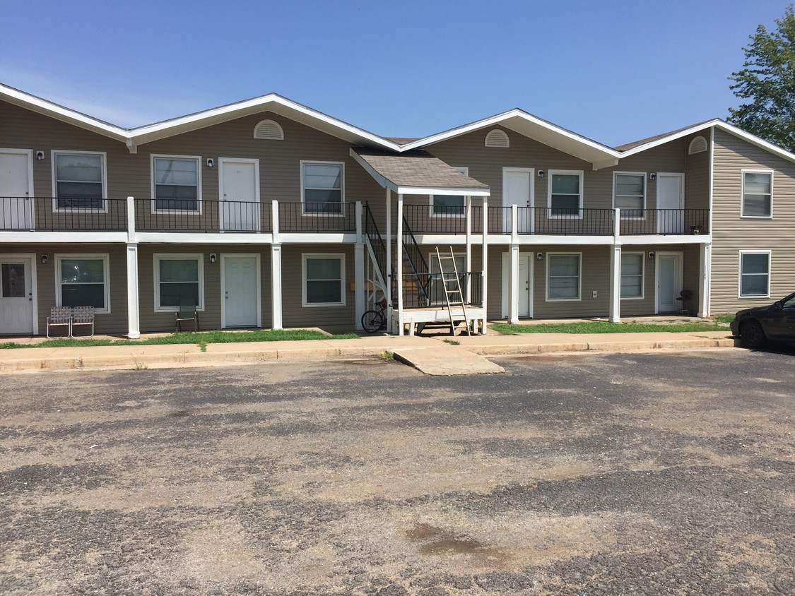 Foto principal - Collinsville Garden Apartments