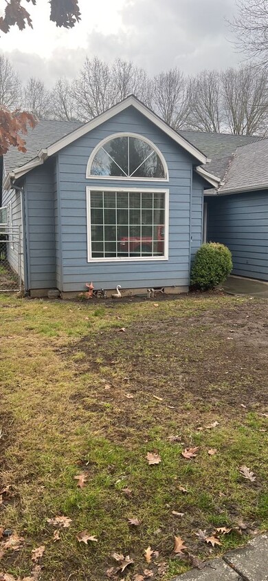 Foto principal - BEAUTIFUL 3BED 2BATH HOUSE- LAUNDRY HOOKUP...