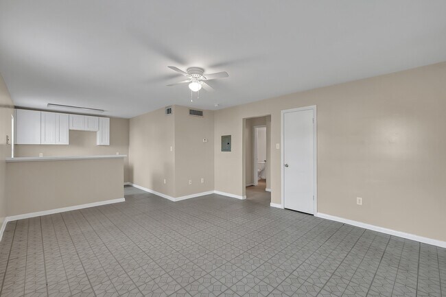 Bellfort Plaza Apartments - All bills paid - Apartments in Houston, TX
