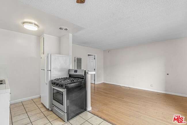 Building Photo - 2624 6th St
