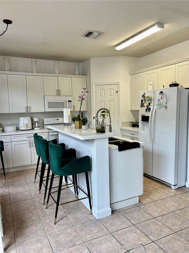Foto del edificio - 11236 NW 56th St