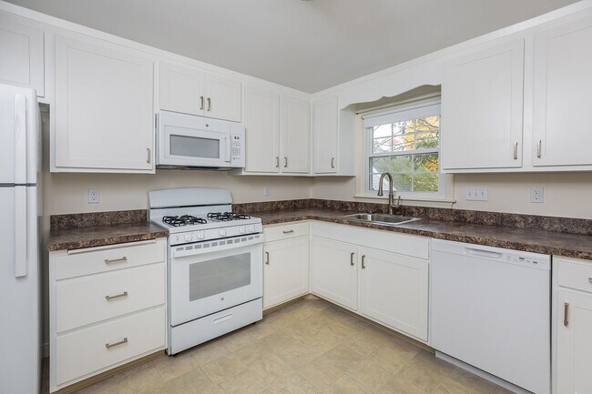 Comer en la cocina - 1764 Wedgewood Cmn