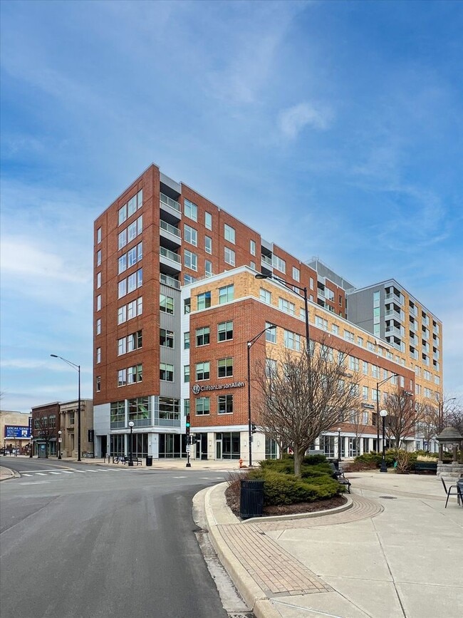 Building Photo - 301 N Neil St