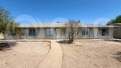 Building Photo - 458 E Quail Ave