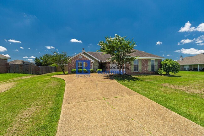 Foto del edificio - 3 Bed/2 Bath Home in Pearl