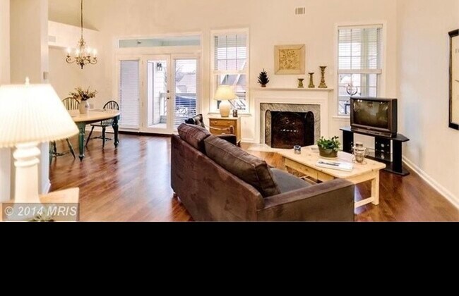 Foto del edificio - 1304F Garden Wall Cir