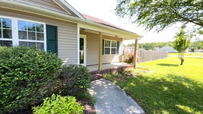 Foto del edificio - 3 Bedroom 2 Full Bathroom located in Walnut Hills!