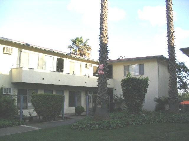 Foto del edificio - 834-842 W El Repetto Dr