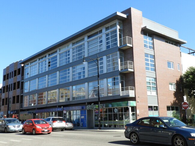 Building Photo - 1849 W North Ave
