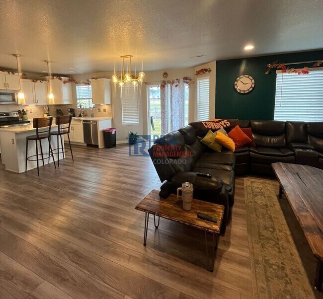 Foto del edificio - 420 Ryan Ave