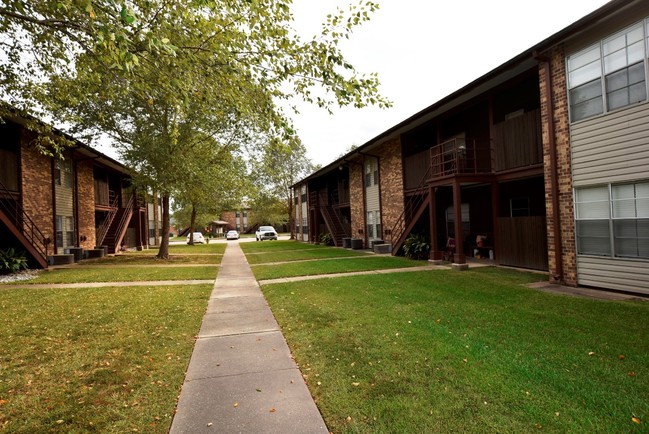 Building Photo - Silver Creek Apartments