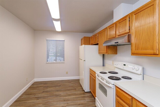 Foto del edificio - One story Townhome with a Screened Porch &...