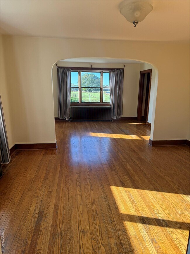 Foto del edificio - 242 Deep Hole Rd