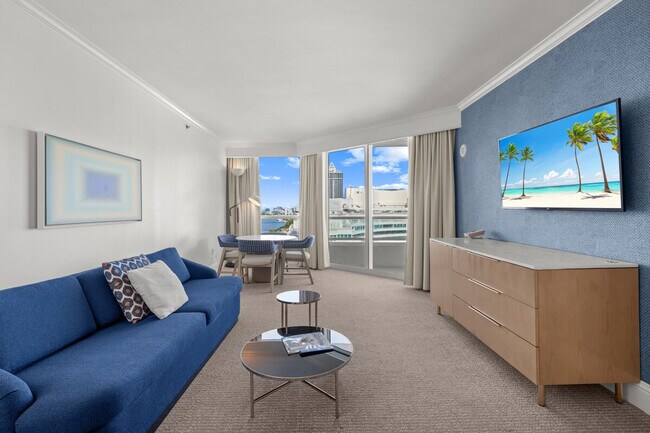Building Photo - 4441 Collins Ave