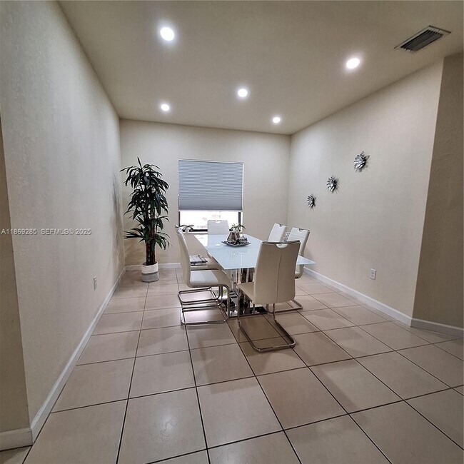 Building Photo - 11845 SW 232nd Ln