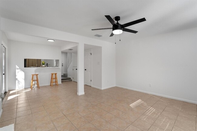 Foto del edificio - 6909 Woodhue Dr