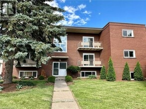 Building Photo - 286 Vine St