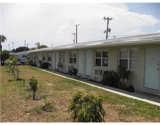 Primary Photo - Jensen Beach Apartments