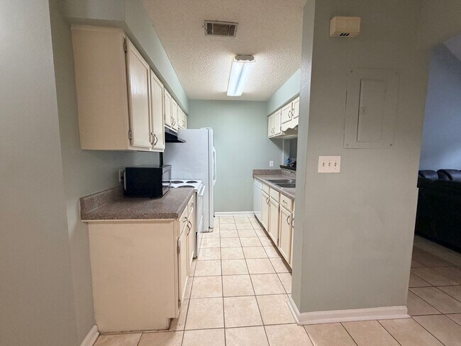 Building Photo - Live Close to It All Near the Colleges & San Luis Mission Park!