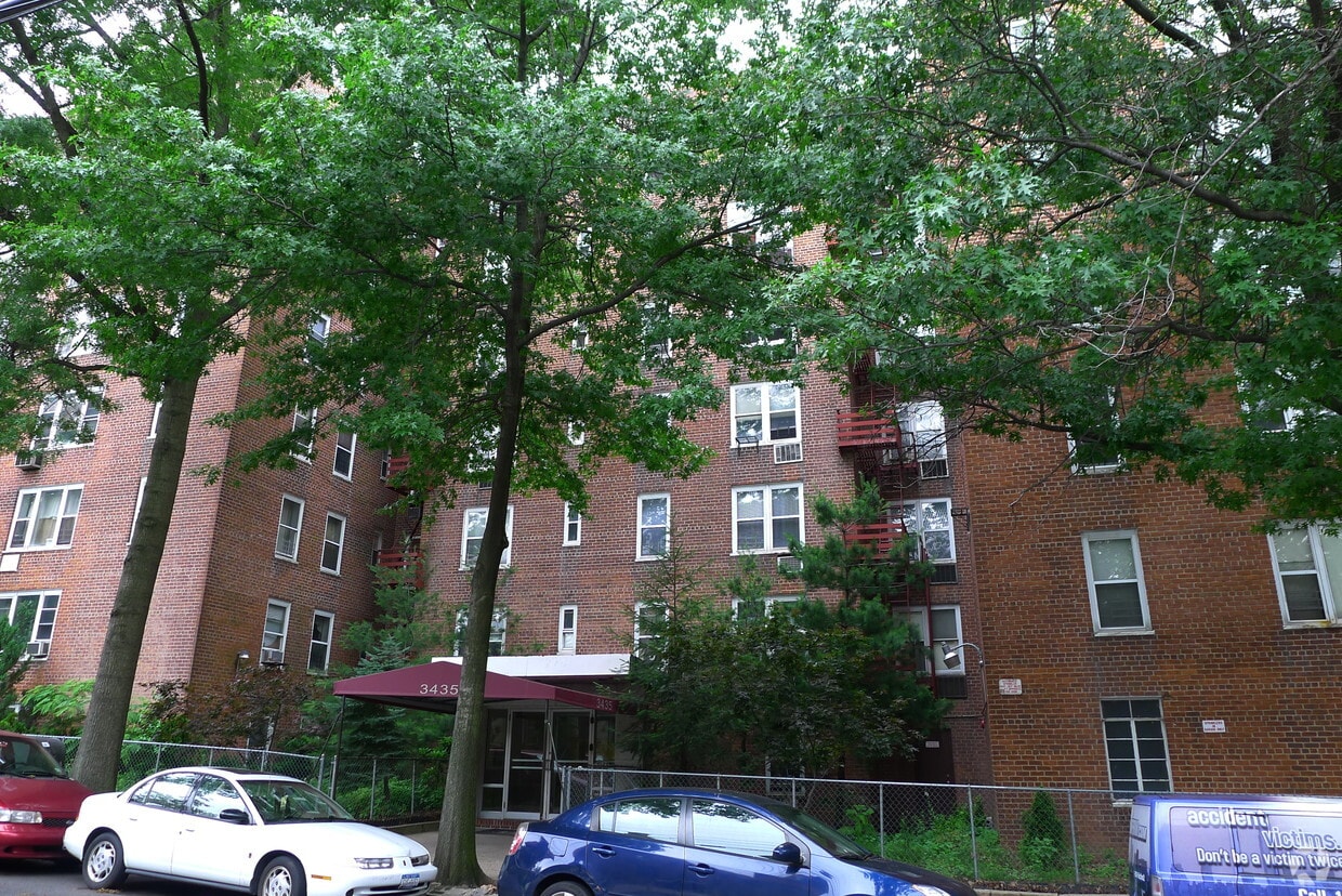 Building Photo - 3435 Giles Pl