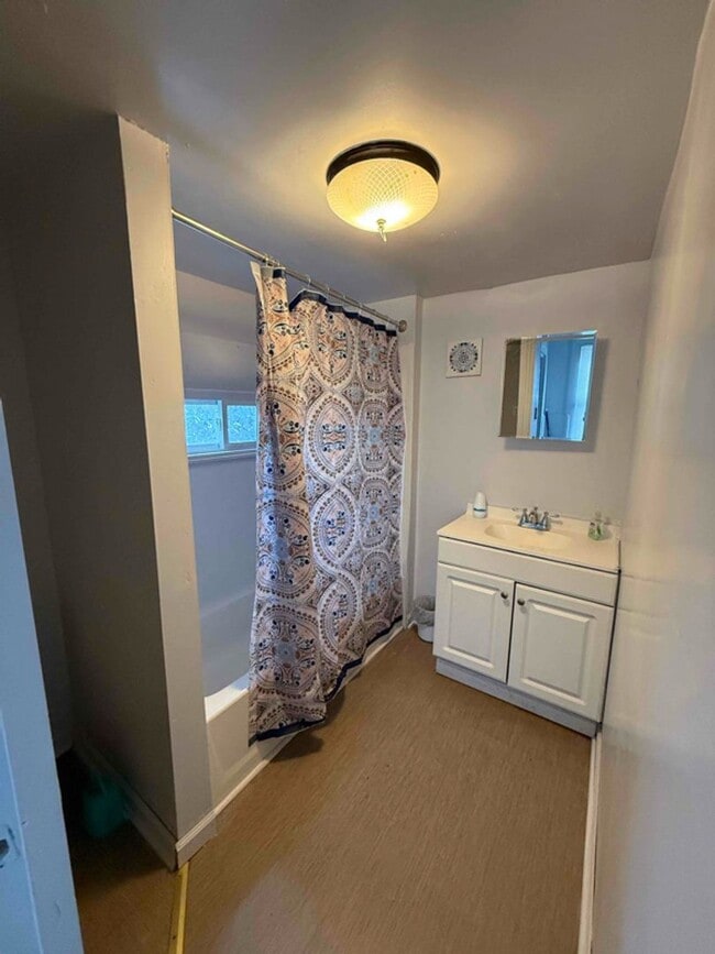 Building Photo - Charming 1-Bedroom Apartment in West Scranton – $1,050/Month